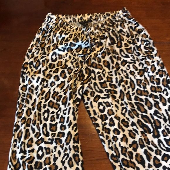 Banana Republic Leopard print pajamas XS coordinate set/sold as a set/ luxurious - Picture 1 of 15